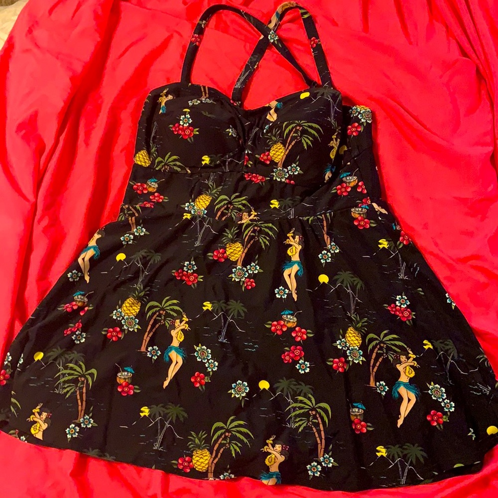 Torrid One-Piece Hawaiian Swimsuit Size 1 (14-16)